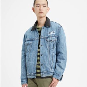NEW WITH TAG Levi’s Reversable Trucker Jean Jacket